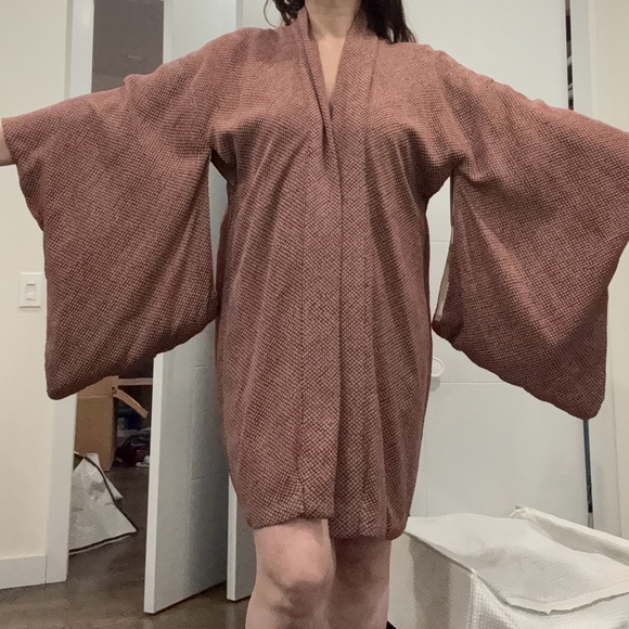 Gorgeous Vintage Japanese Kimono - Picture 16 of 17